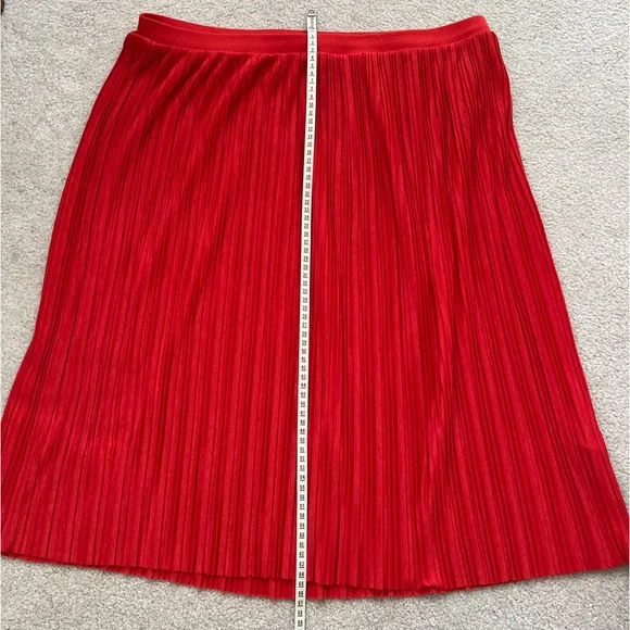Vibrant red-orange pleated a-line skirt - Picture 6 of 10